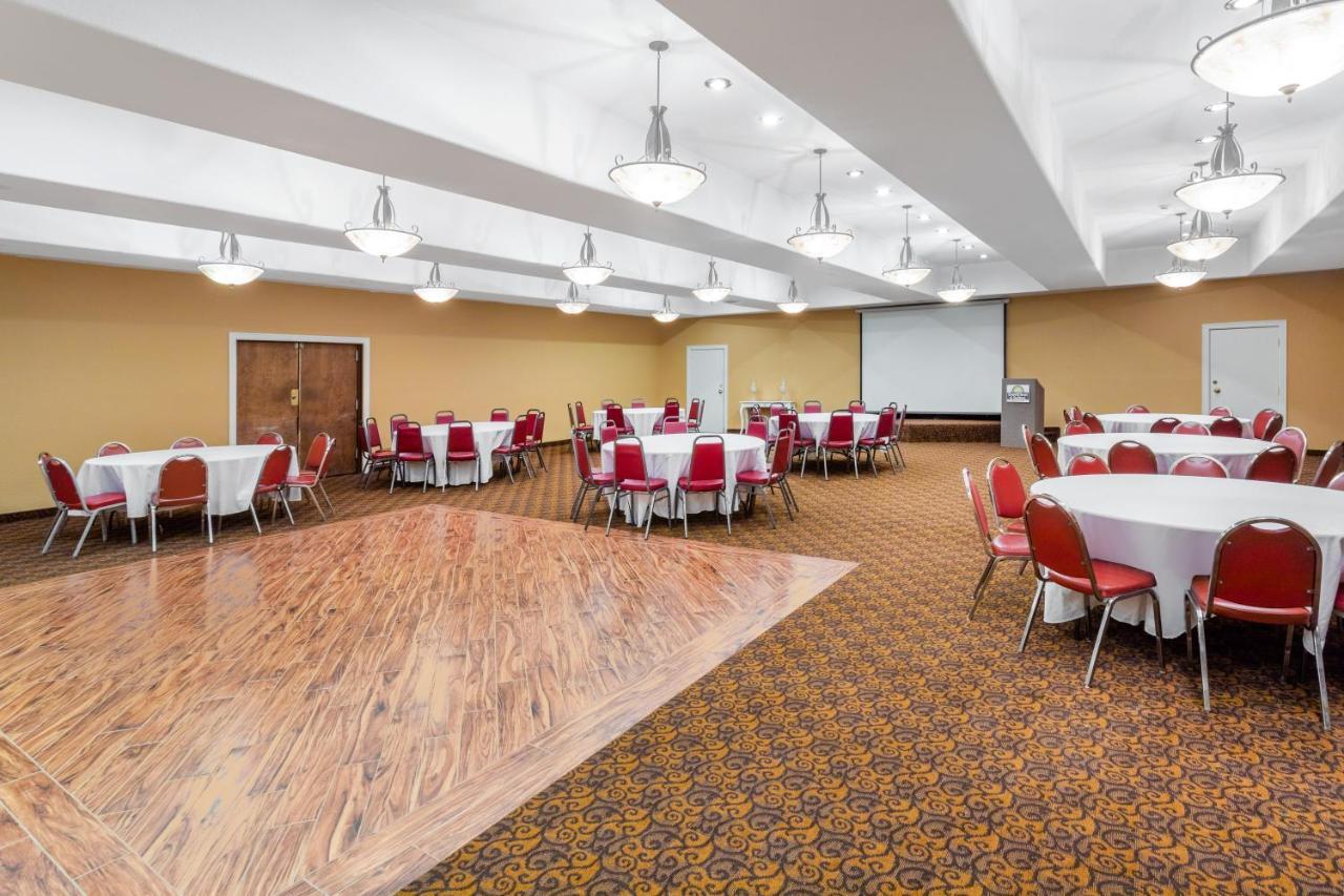 Days Inn & Suites By Wyndham Кловис Екстериор снимка