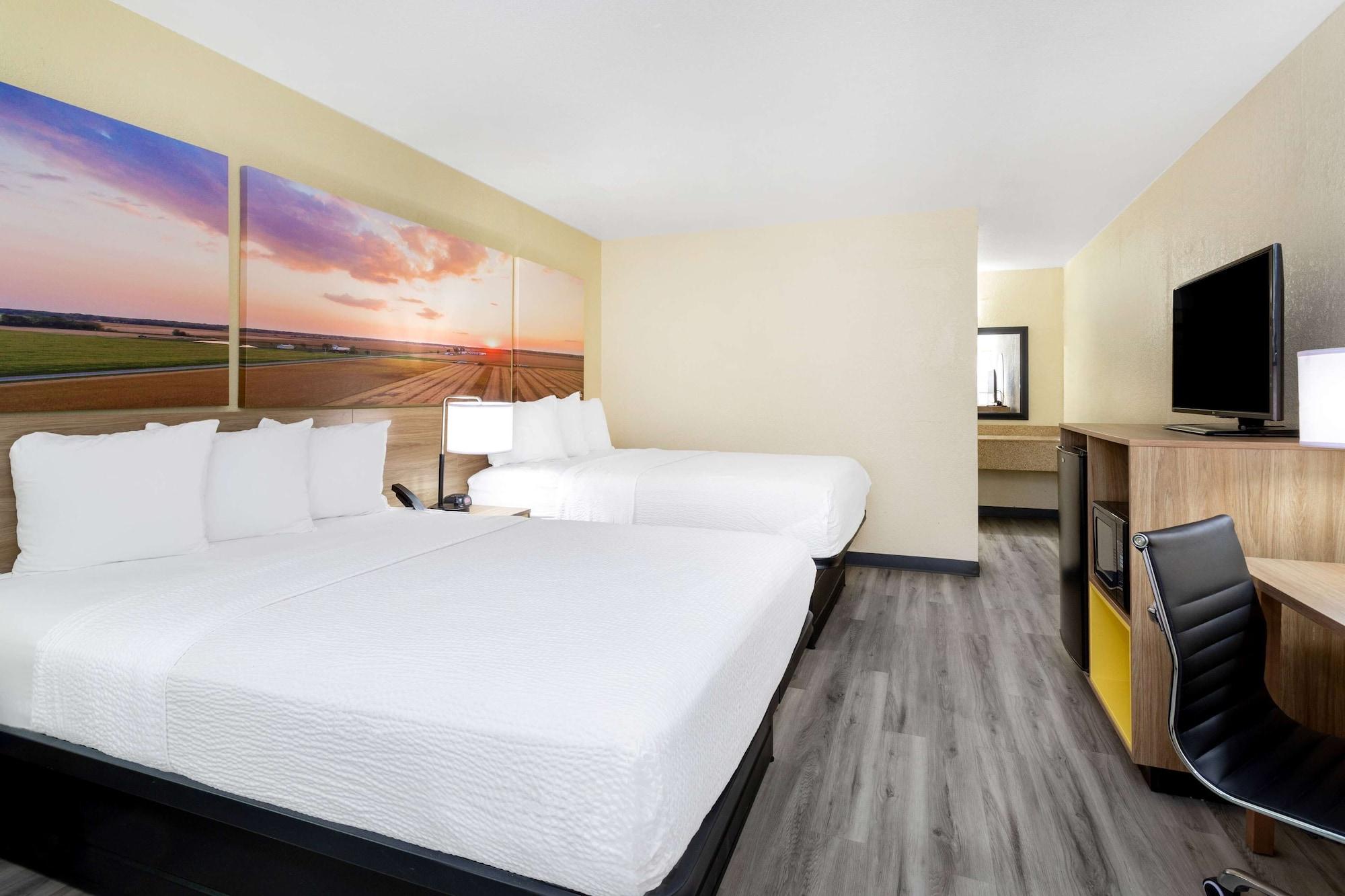 Days Inn & Suites By Wyndham Кловис Екстериор снимка