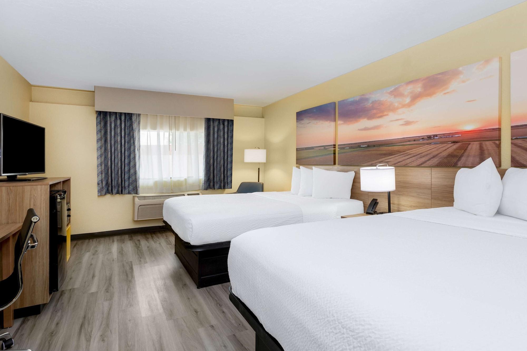 Days Inn & Suites By Wyndham Кловис Екстериор снимка